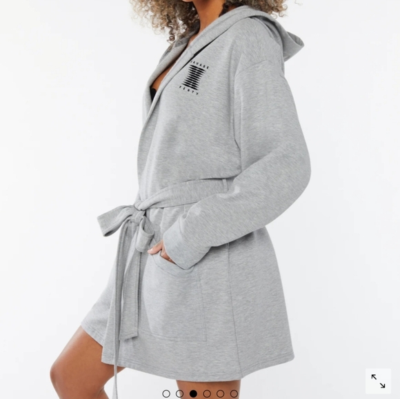 Savage X Fenty Grey Hooded Robe - Picture 4 of 9